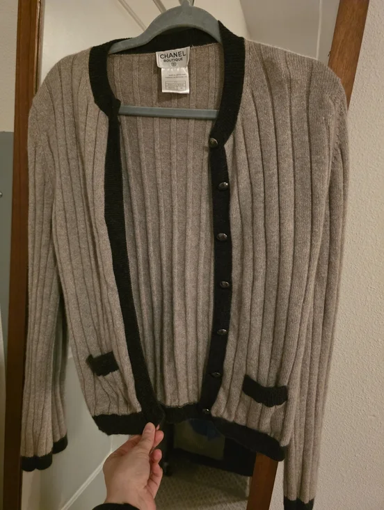CHANEL Taupe and Black Ribbed Cashmere Cardigan - Picture 3 of 6